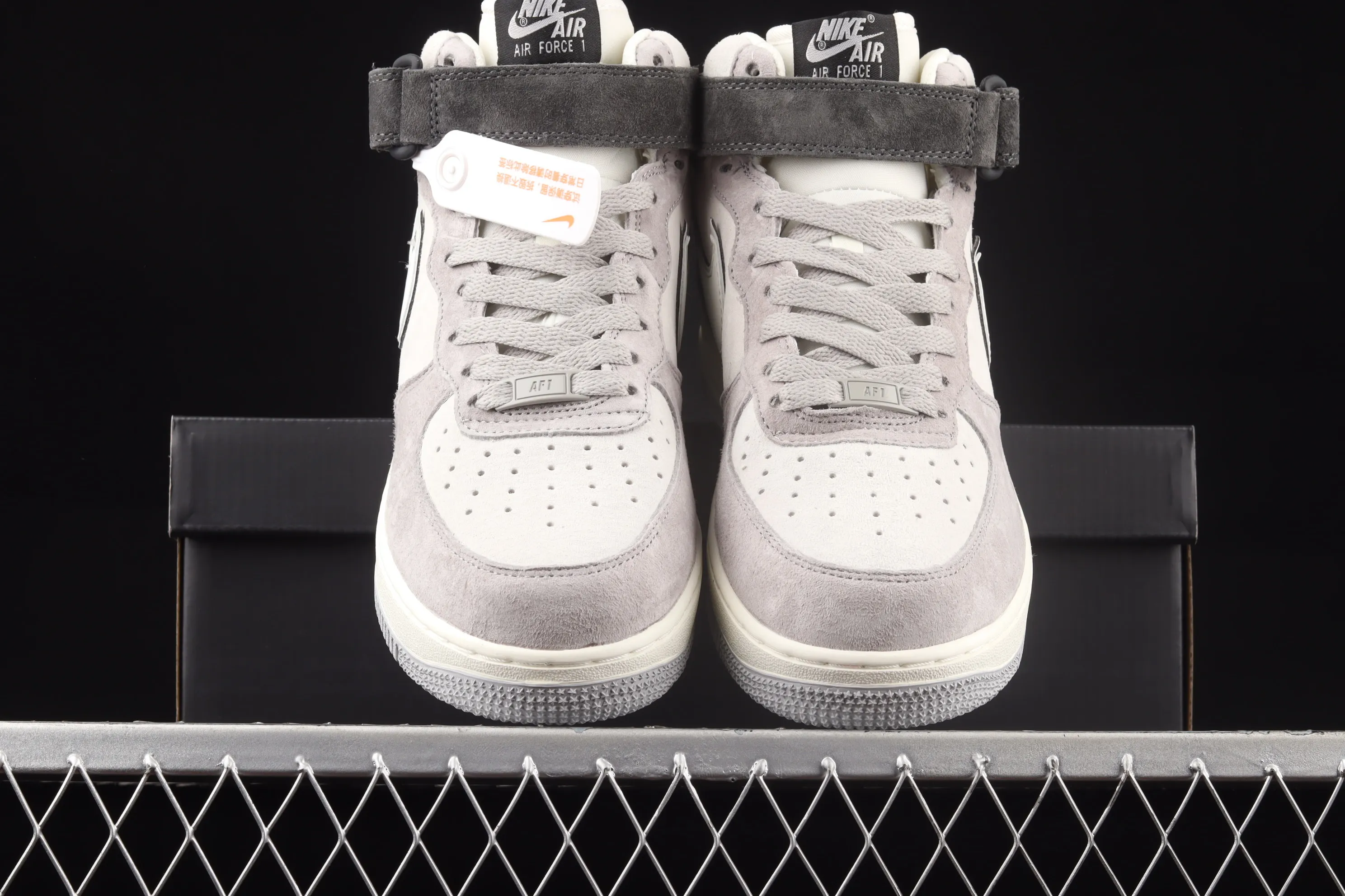 All categories Nk Air Force 1 Air Force series Nk Air Force 1 Mid Air Force mid-top Nk Air Force 1'07 Mid beige gray and black color Air Force 1 mid-top casual sneakers DG9158-616